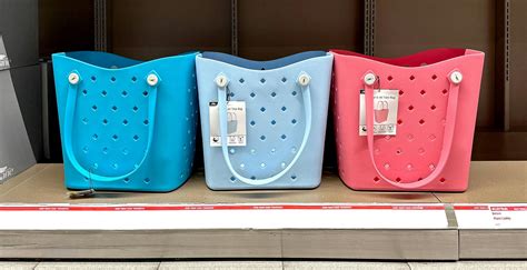 Aldi Is Selling a “Perfect” Dupe for a Beach Bag That’s 5x the Price